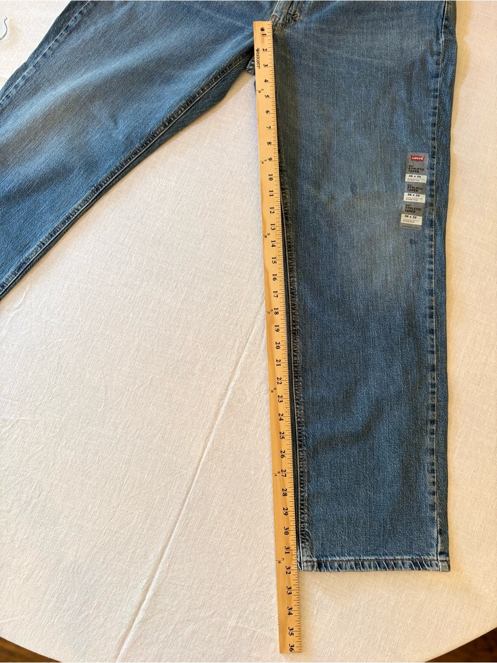Levi's 541 Relaxed Straight Leg Men’s Jeans in Light Blue Denim 36W 32L - Picture 5 of 12